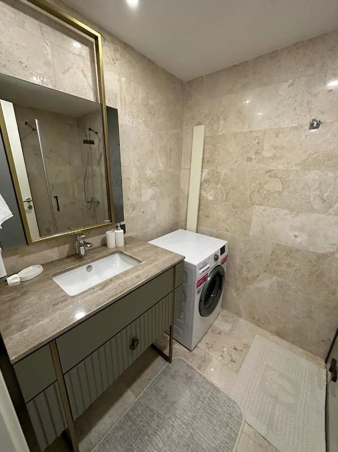 شقة اسطنبول  في The Secluded Spot In Baglar W/Free Wi-Fi & Parking تركيا