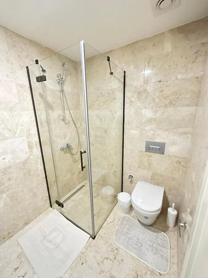شقة اسطنبول  في The Secluded Spot In Baglar W/Free Wi-Fi & Parking تركيا